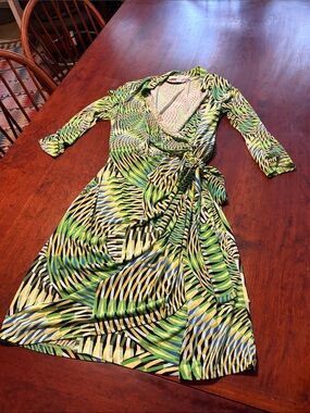 Maggy London Green Multi-Color Abstract Wrap Dress. Sz 14, great for travel.